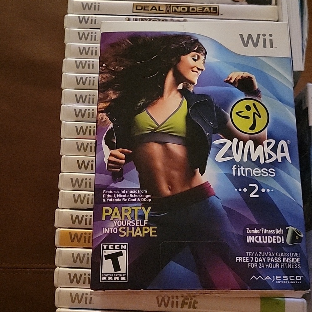 ZUMBA fitness 2 Wii Game includes fitness belt Brand New